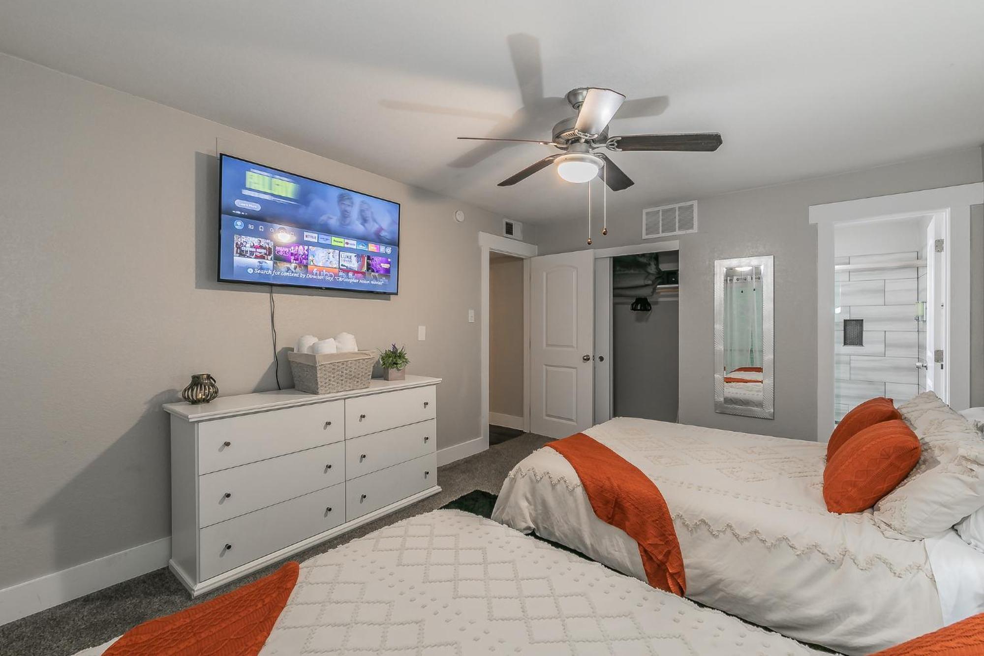 Cozy 2Br Farmhouse Apt - Sleeps 8 - Free Parking! Arlington Exterior photo