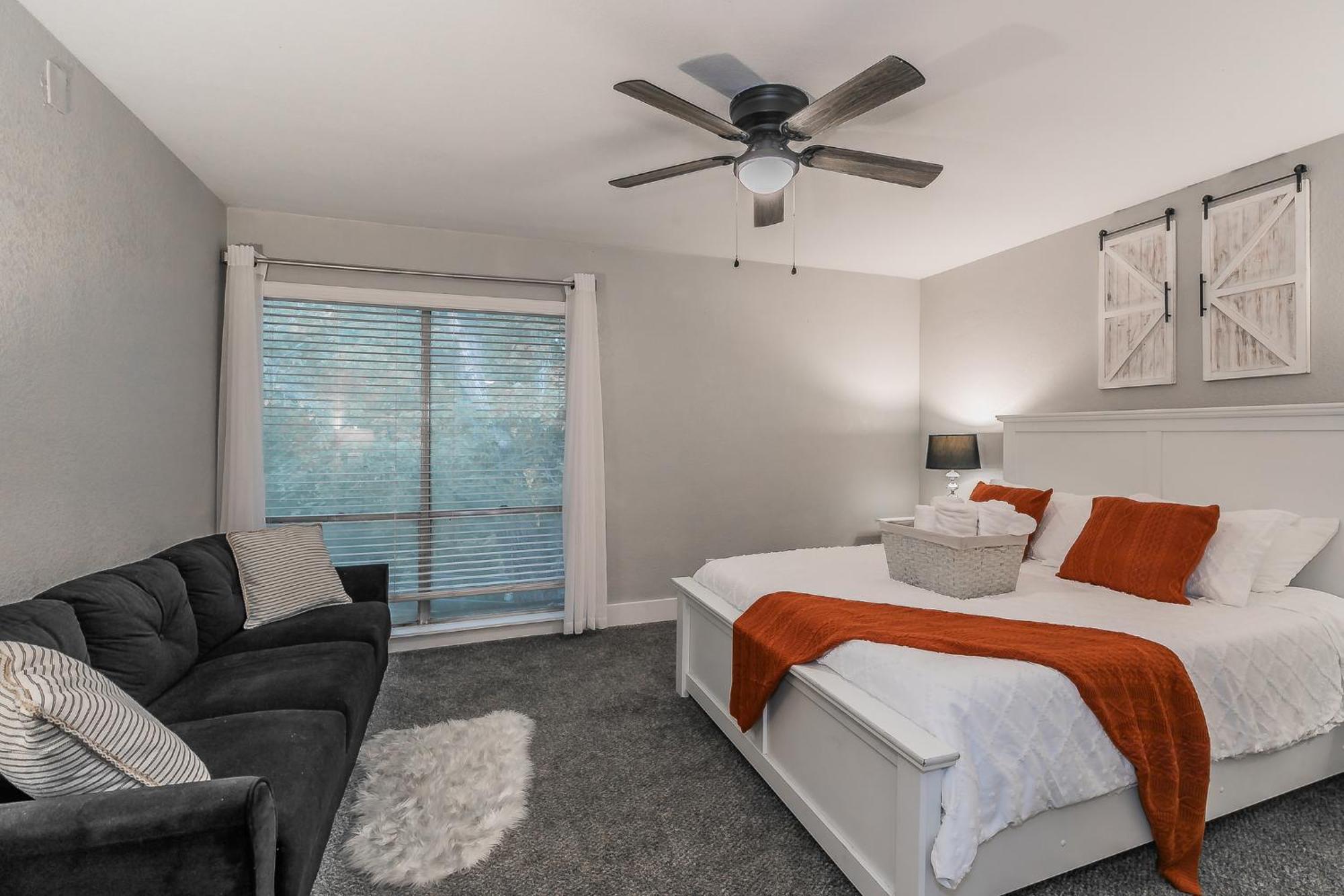 Cozy 2Br Farmhouse Apt - Sleeps 8 - Free Parking! Arlington Exterior photo
