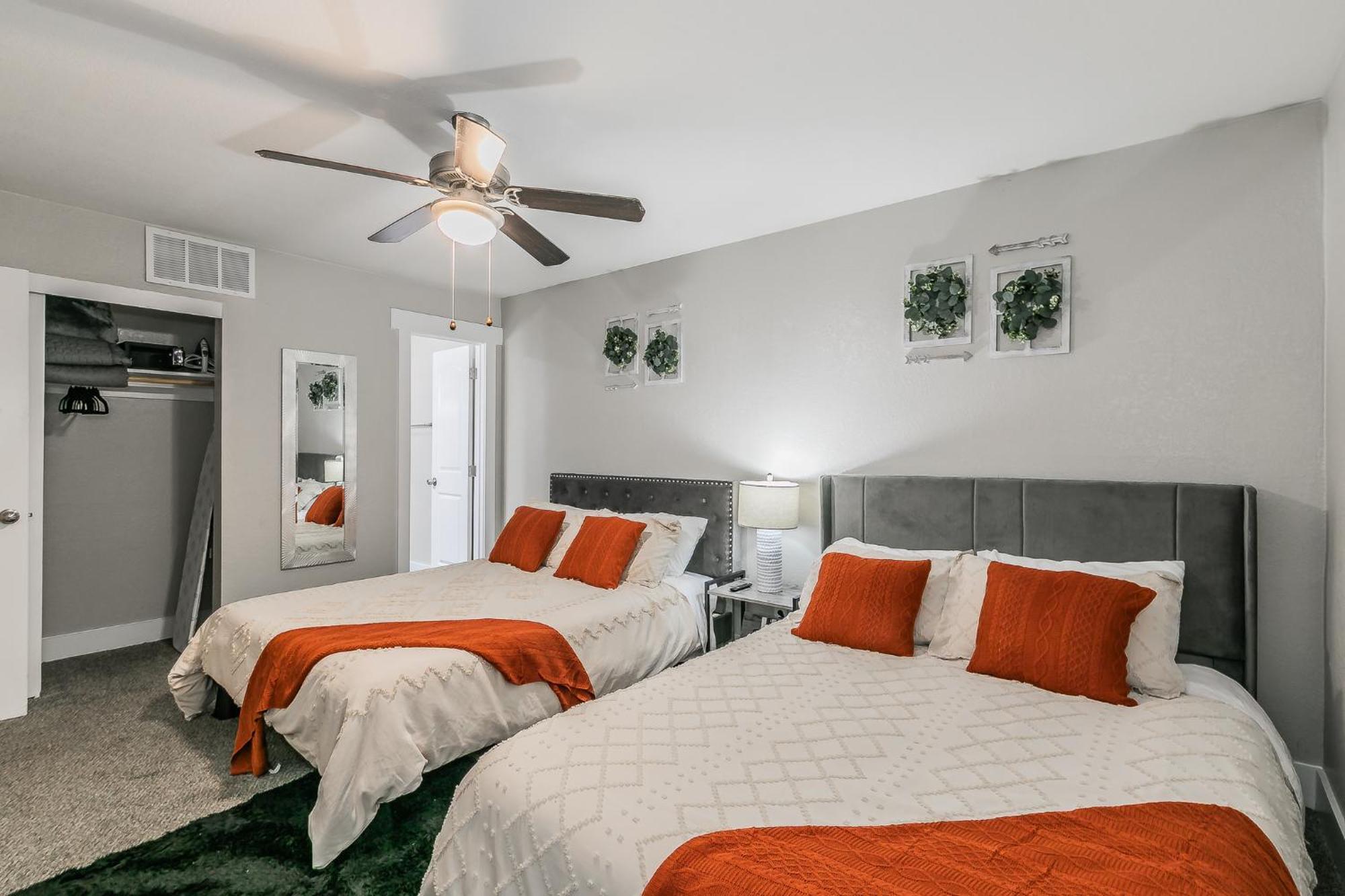 Cozy 2Br Farmhouse Apt - Sleeps 8 - Free Parking! Arlington Exterior photo