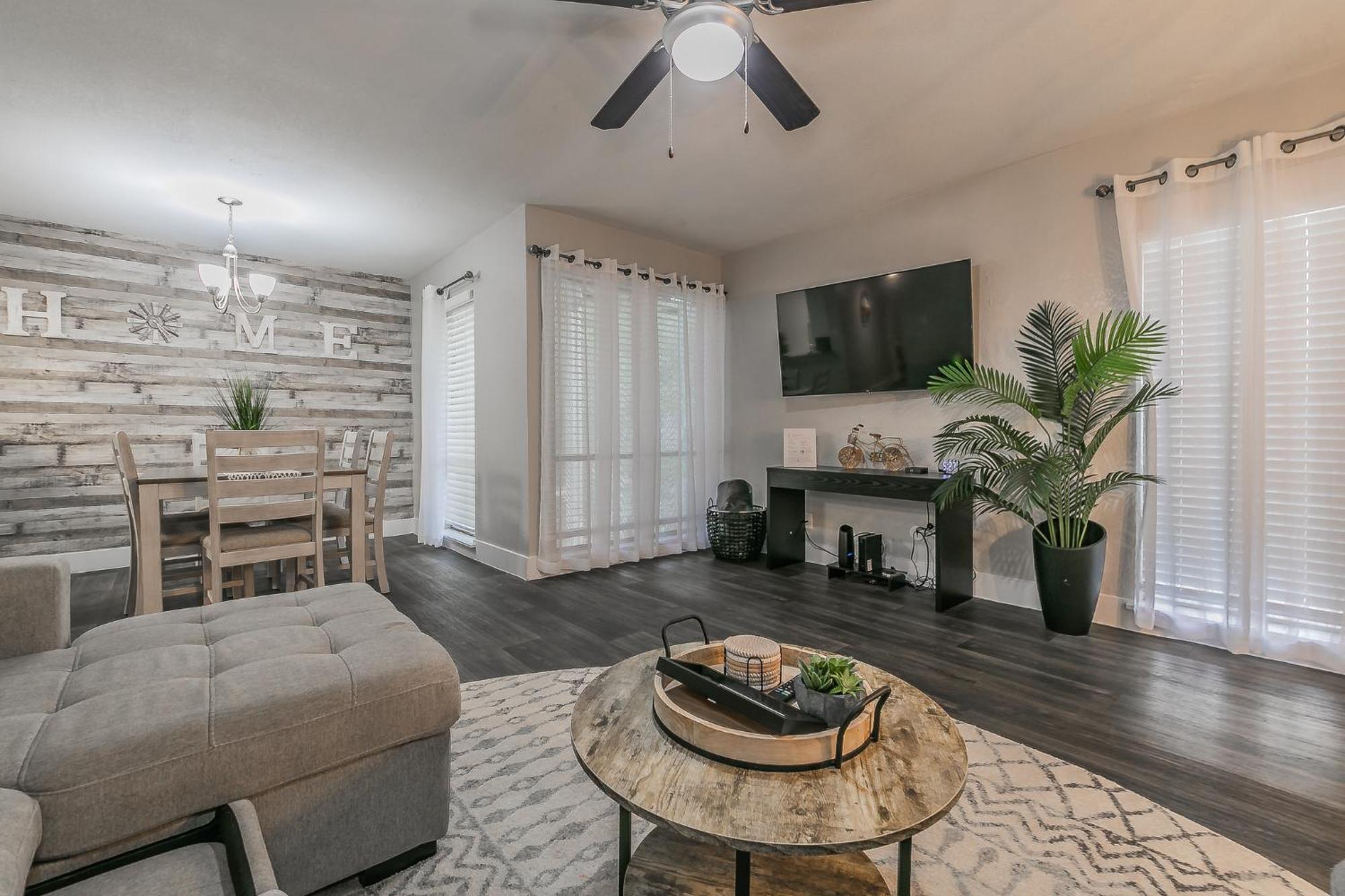 Cozy 2Br Farmhouse Apt - Sleeps 8 - Free Parking! Arlington Exterior photo
