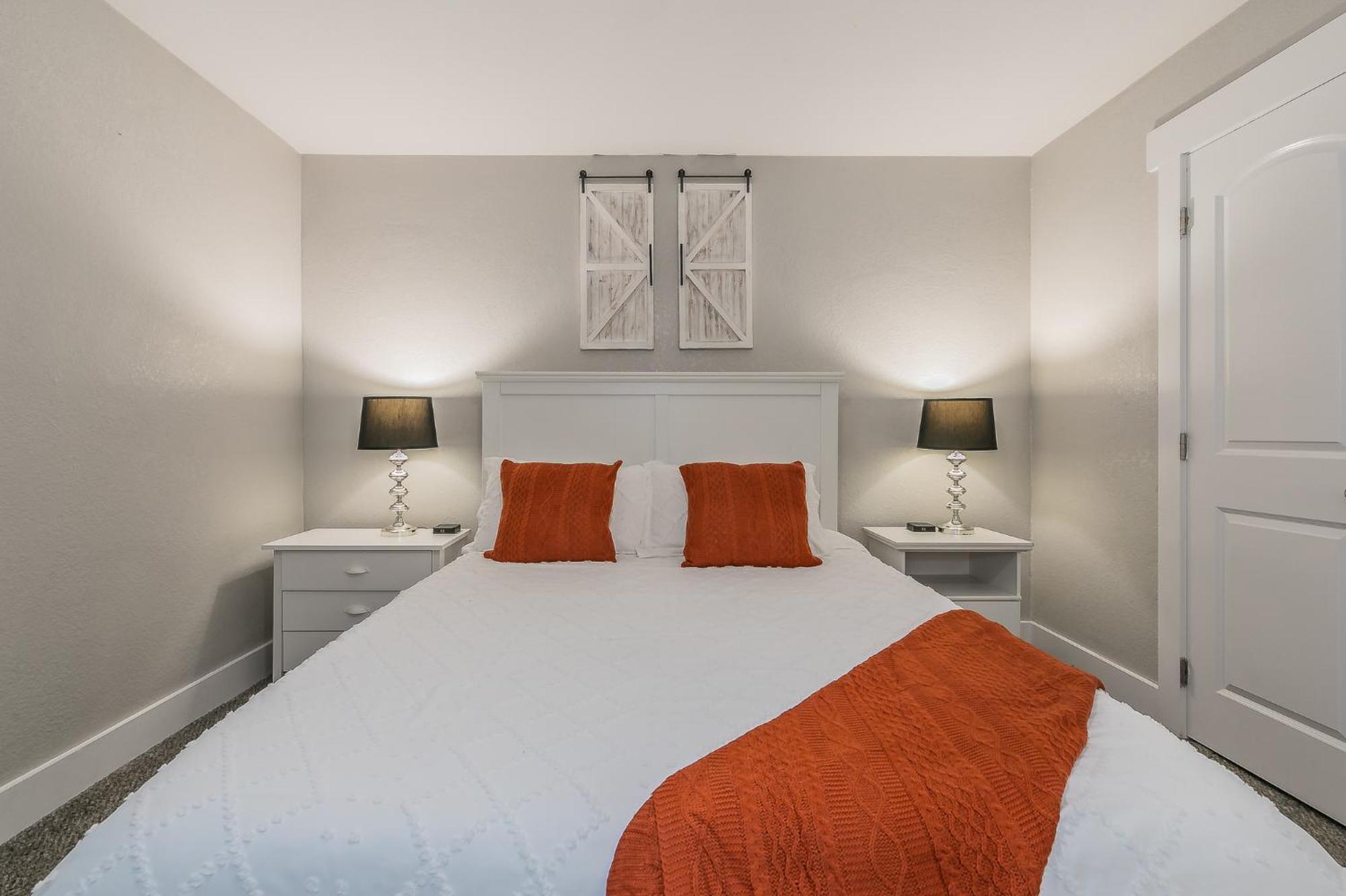 Cozy 2Br Farmhouse Apt - Sleeps 8 - Free Parking! Arlington Exterior photo